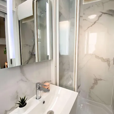 Appartement 123 New Batignolles - Cosy Center Parijs